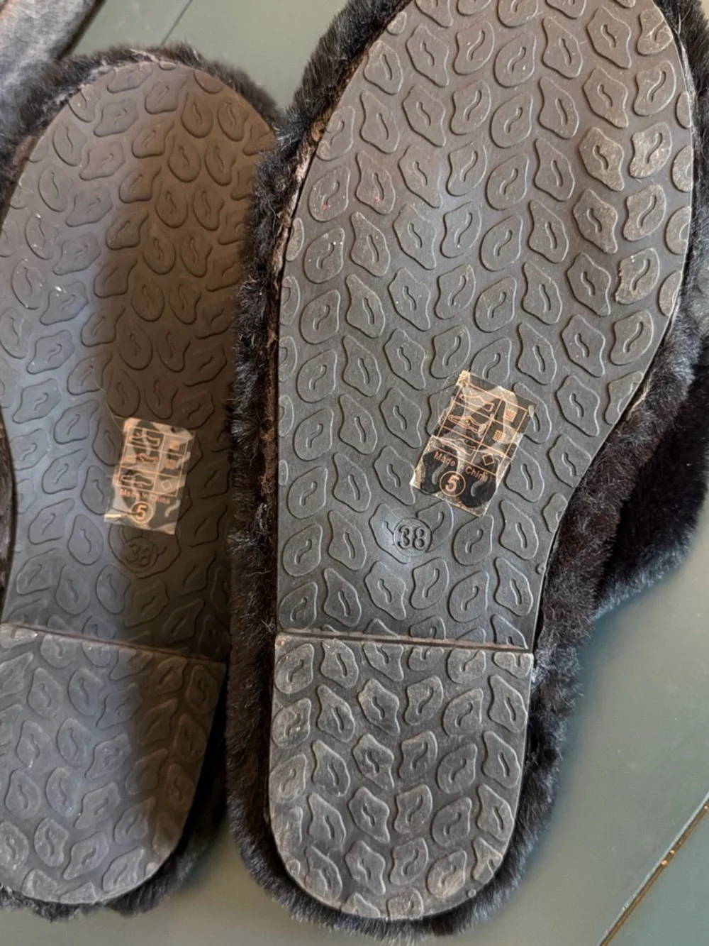 Black Faux Fur Women's Slide Slippers